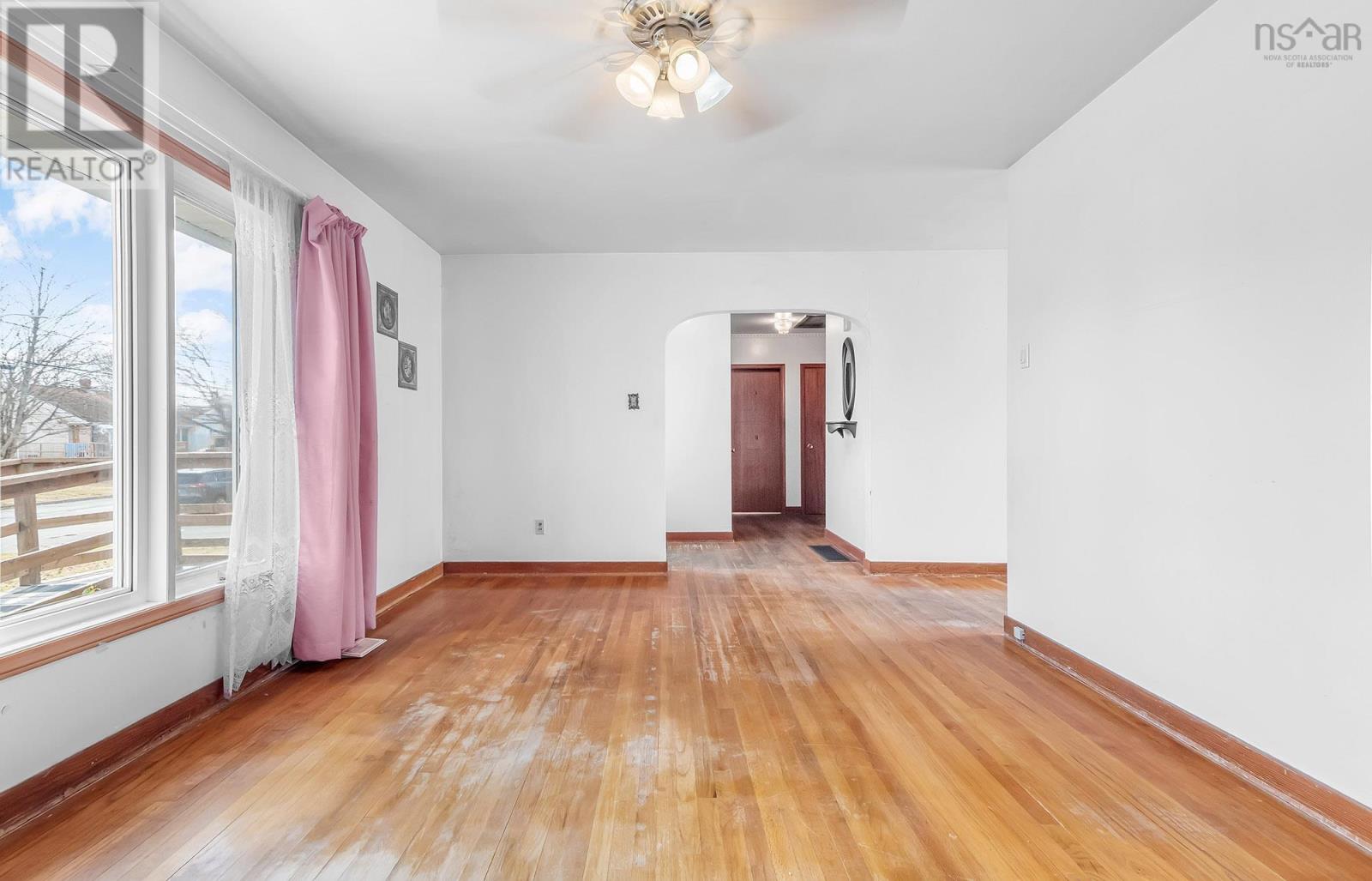 15 Virginia Avenue, Dartmouth, Nova Scotia  B2W 2Z4 - Photo 3 - 202605264