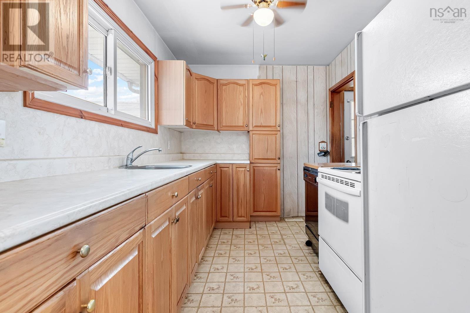 15 Virginia Avenue, Dartmouth, Nova Scotia  B2W 2Z4 - Photo 7 - 202605264