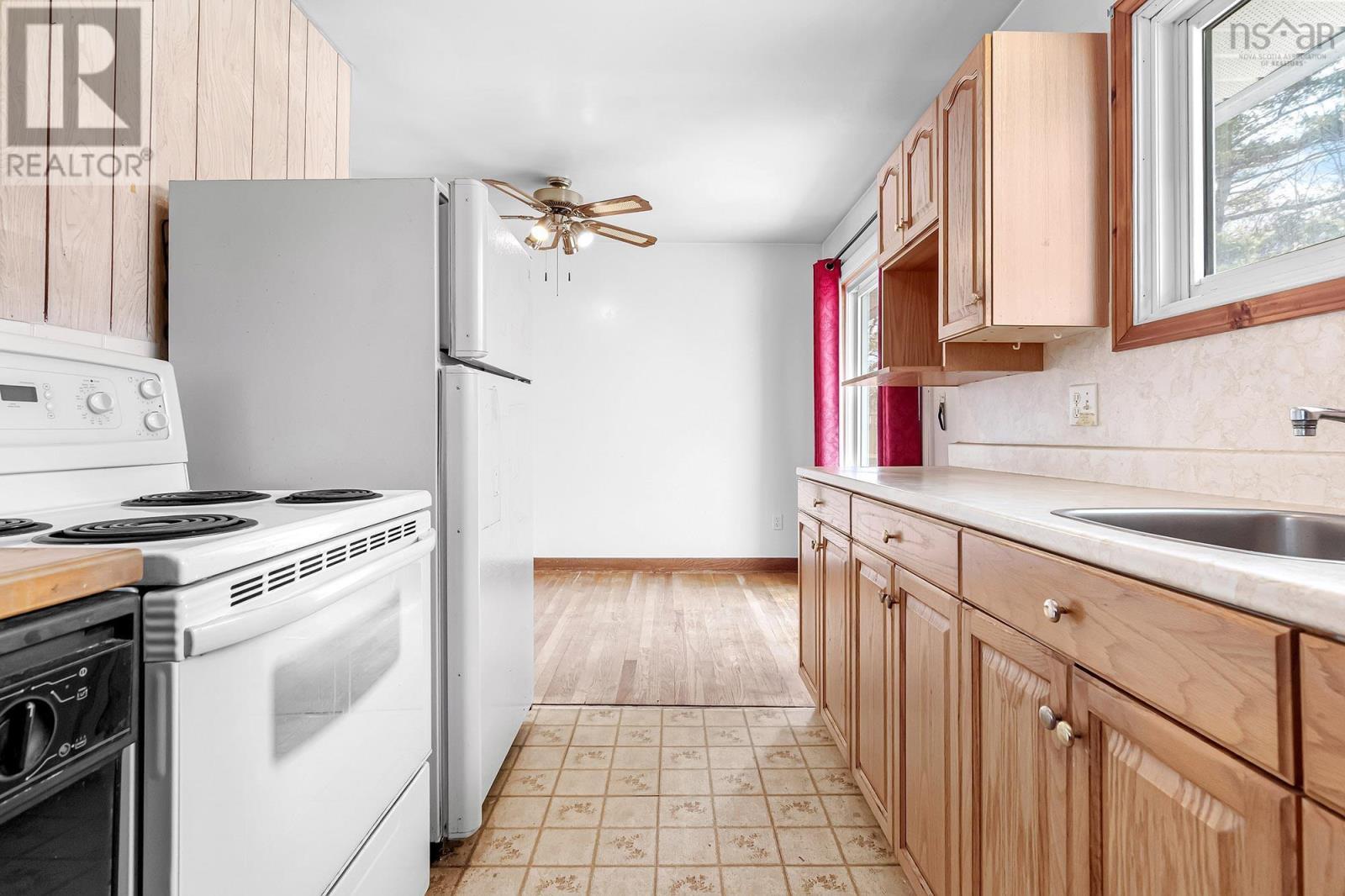 15 Virginia Avenue, Dartmouth, Nova Scotia  B2W 2Z4 - Photo 9 - 202605264