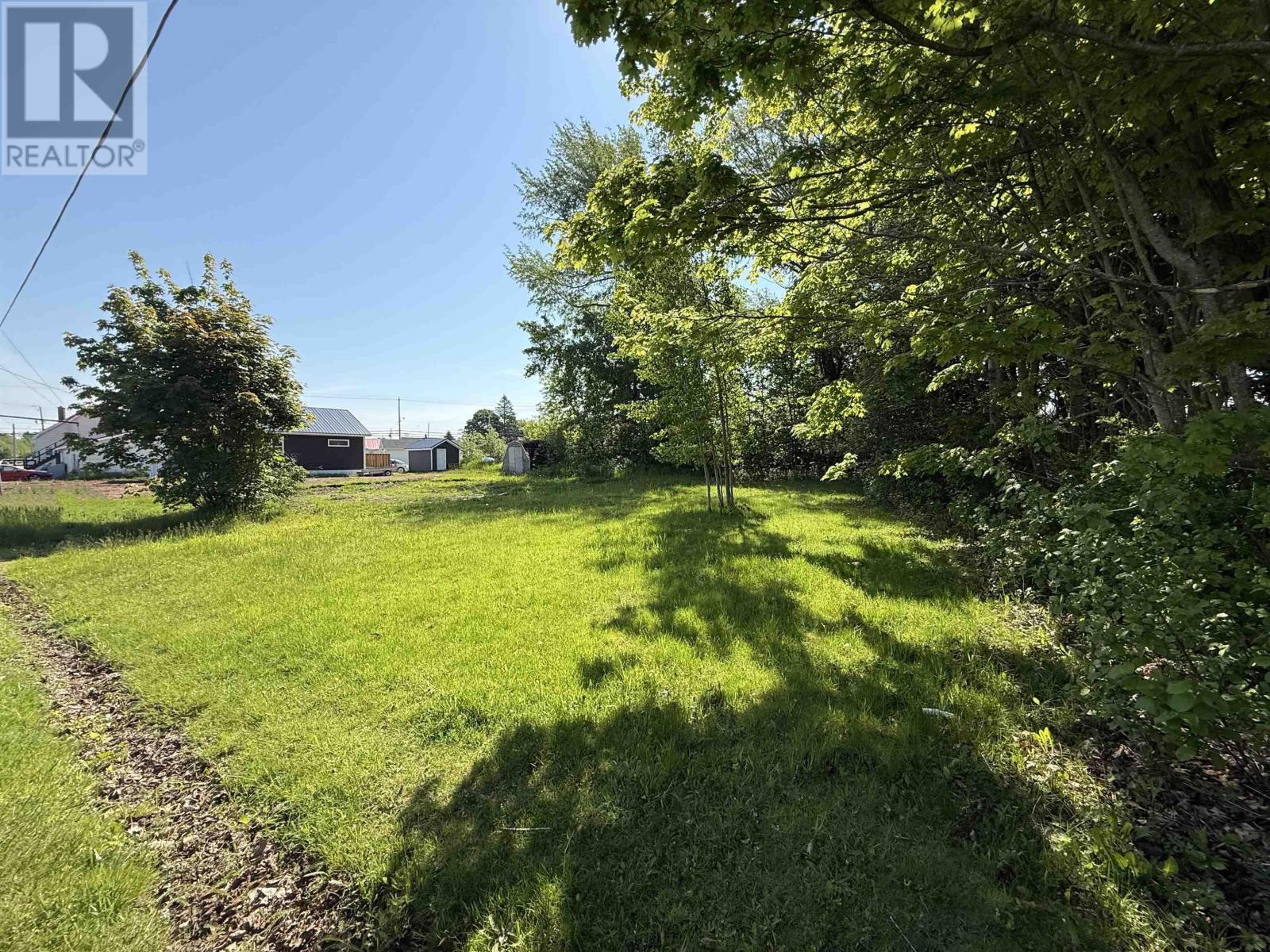 8 Newton Avenue, Amherst, Nova Scotia  B4H 1J7 - Photo 2 - 202605456
