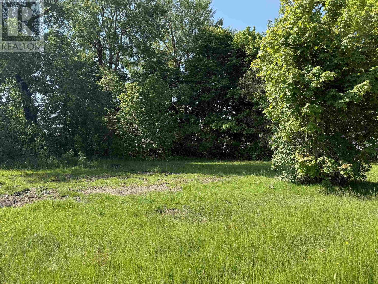 8 Newton Avenue, Amherst, Nova Scotia  B4H 1J7 - Photo 3 - 202605456