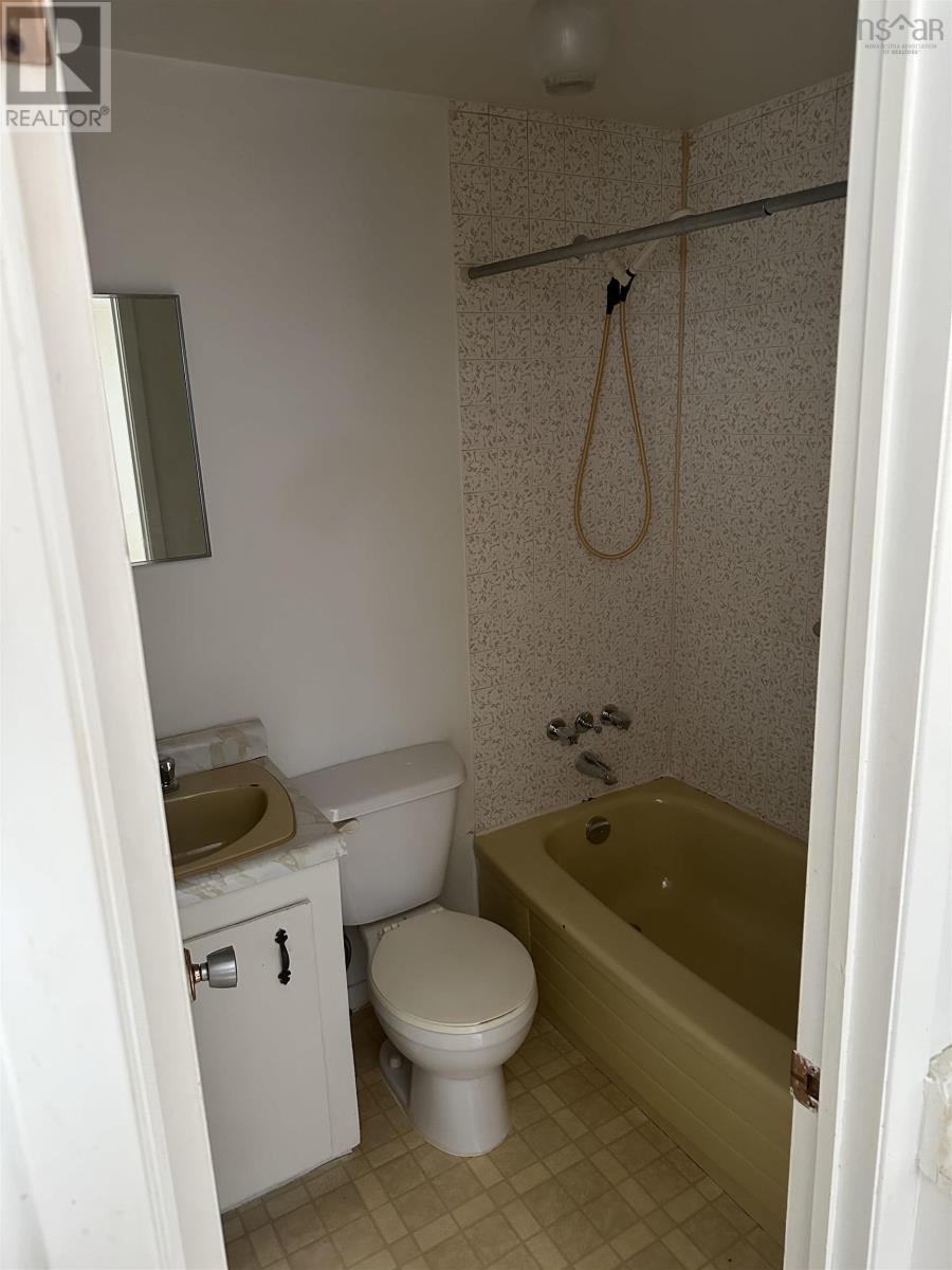 1334 Main Street, Glace Bay, Nova Scotia  B1A 5A7 - Photo 21 - 202605482