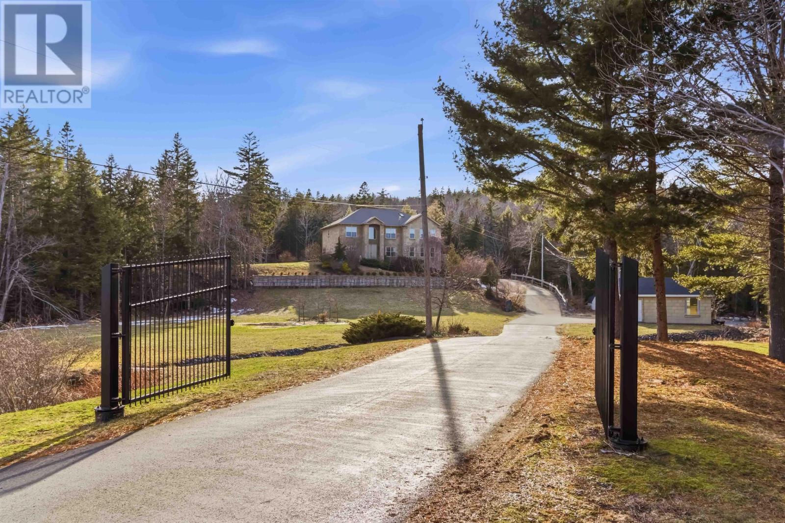 61 Colins Road, Bedford, Nova Scotia  B4B 1S8 - Photo 2 - 202605490