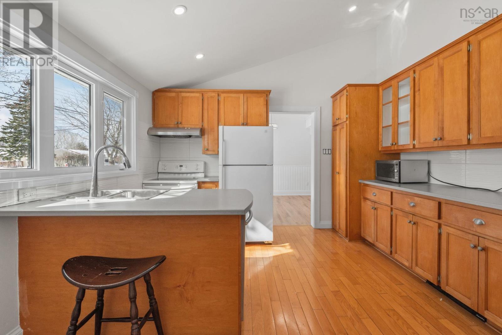 19 Dumbarton Avenue, Dartmouth, Nova Scotia  B2X 1Z7 - Photo 10 - 202605534