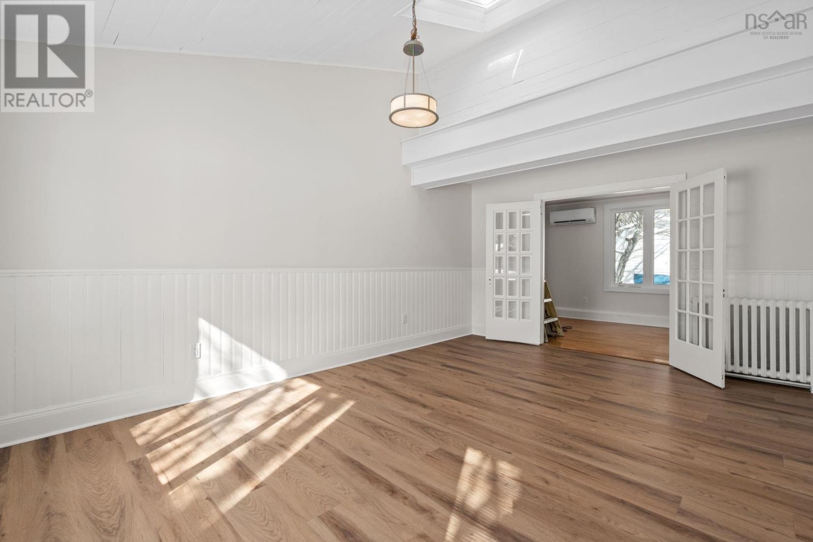 19 Dumbarton Avenue, Dartmouth, Nova Scotia  B2X 1Z7 - Photo 2 - 202605534