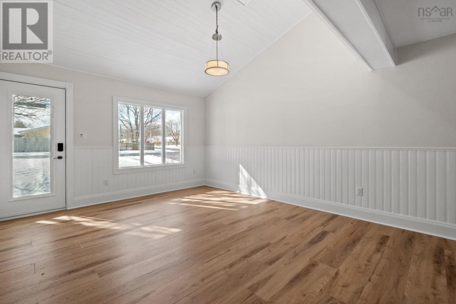 19 Dumbarton Avenue, Dartmouth, Nova Scotia  B2X 1Z7 - Photo 3 - 202605534