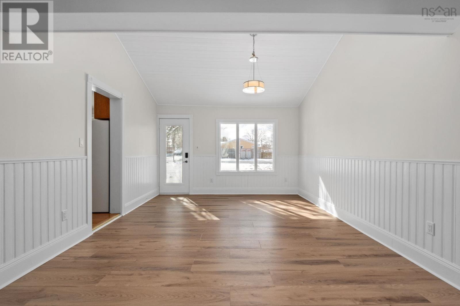 19 Dumbarton Avenue, Dartmouth, Nova Scotia  B2X 1Z7 - Photo 4 - 202605534