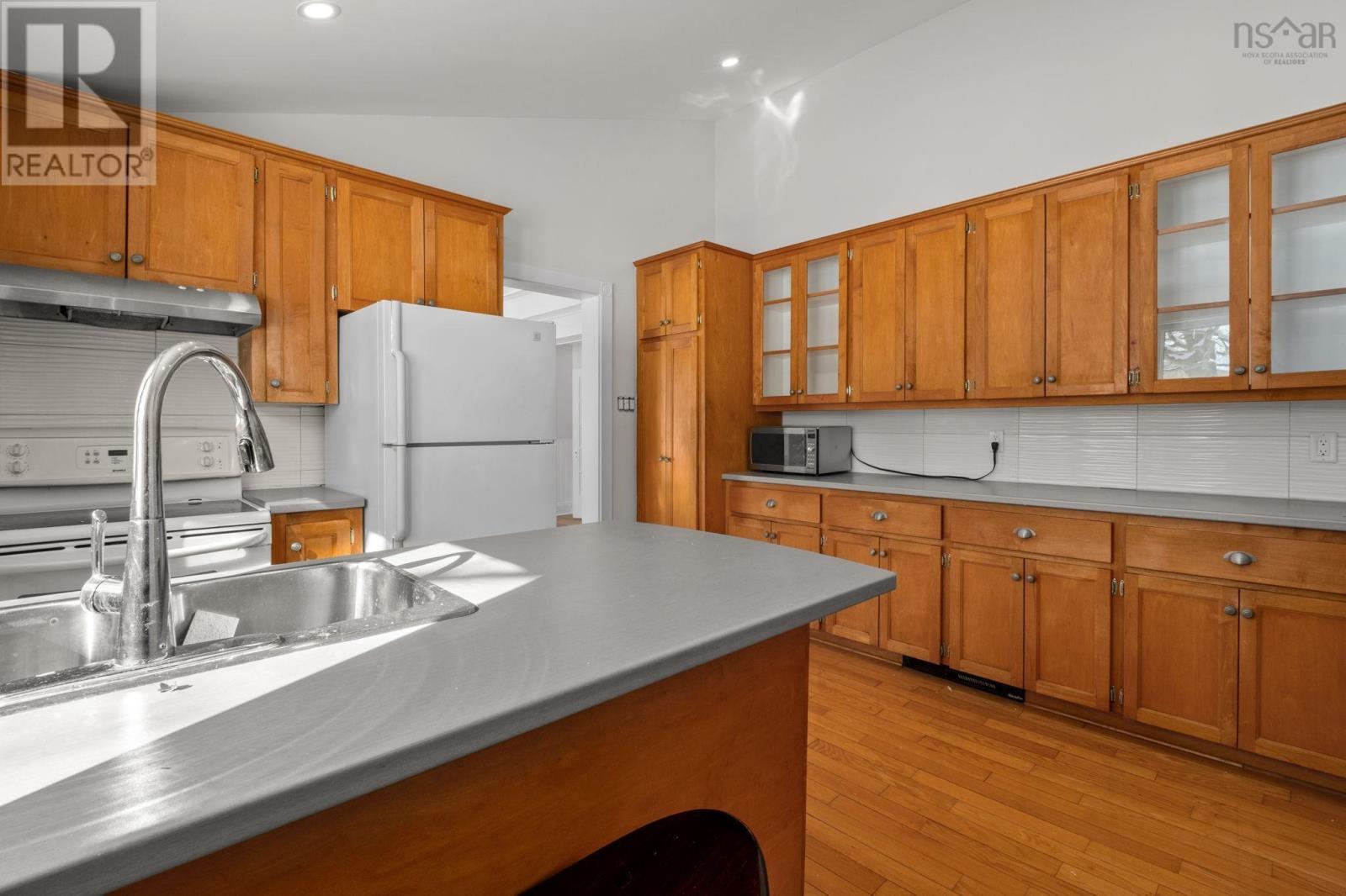 19 Dumbarton Avenue, Dartmouth, Nova Scotia  B2X 1Z7 - Photo 9 - 202605534