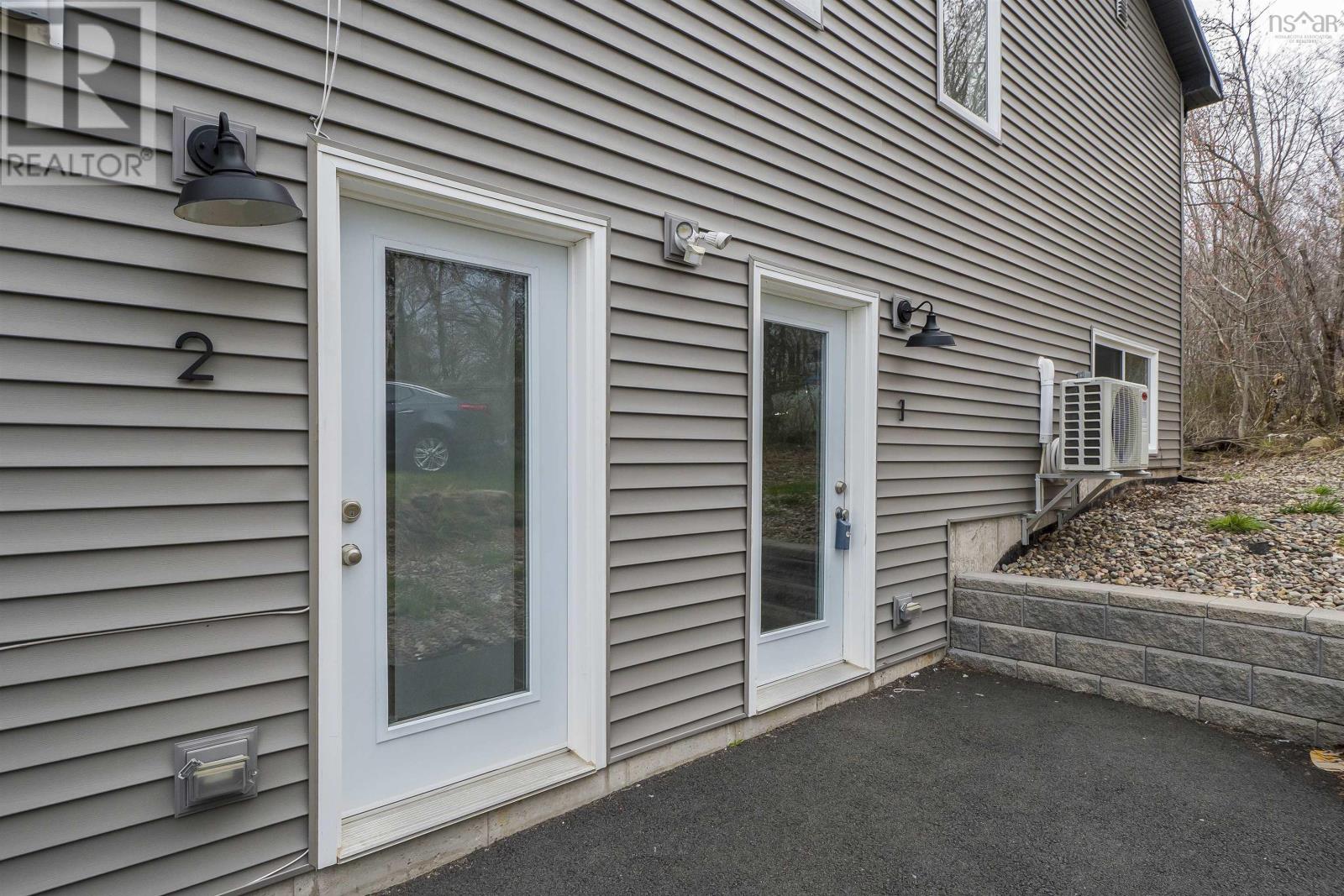 64/66 Everette Street, Dartmouth, Nova Scotia  B2W 1H2 - Photo 2 - 202605554