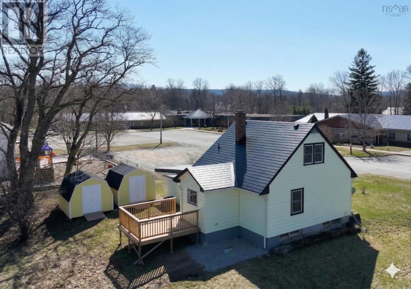 125 Cottage Street, Windsor, Nova Scotia  B0N 2T0 - Photo 2 - 202605584