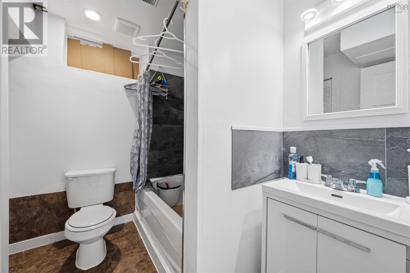 40 Gateway Road, Halifax, Nova Scotia  B3M 1M9 - Photo 34 - 202606261