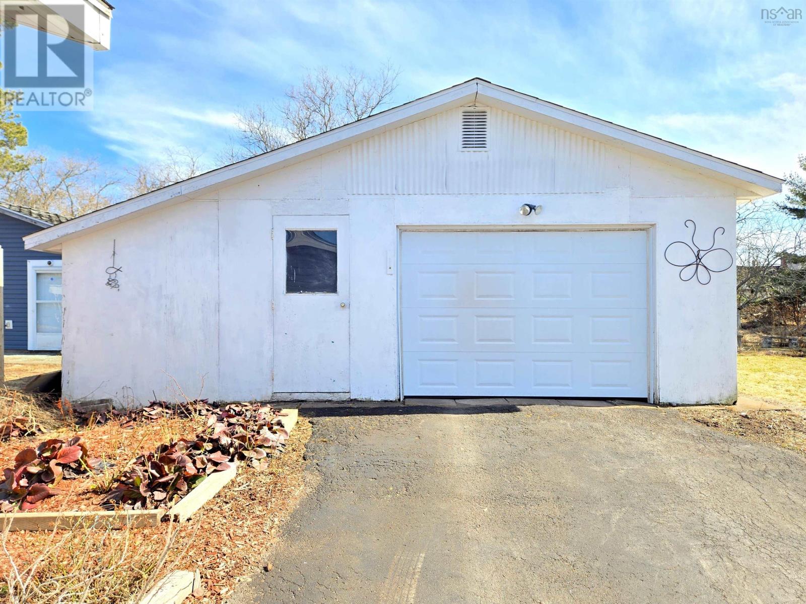 9 Patterson Street, Amherst, Nova Scotia  B4H 1G6 - Photo 39 - 202606657