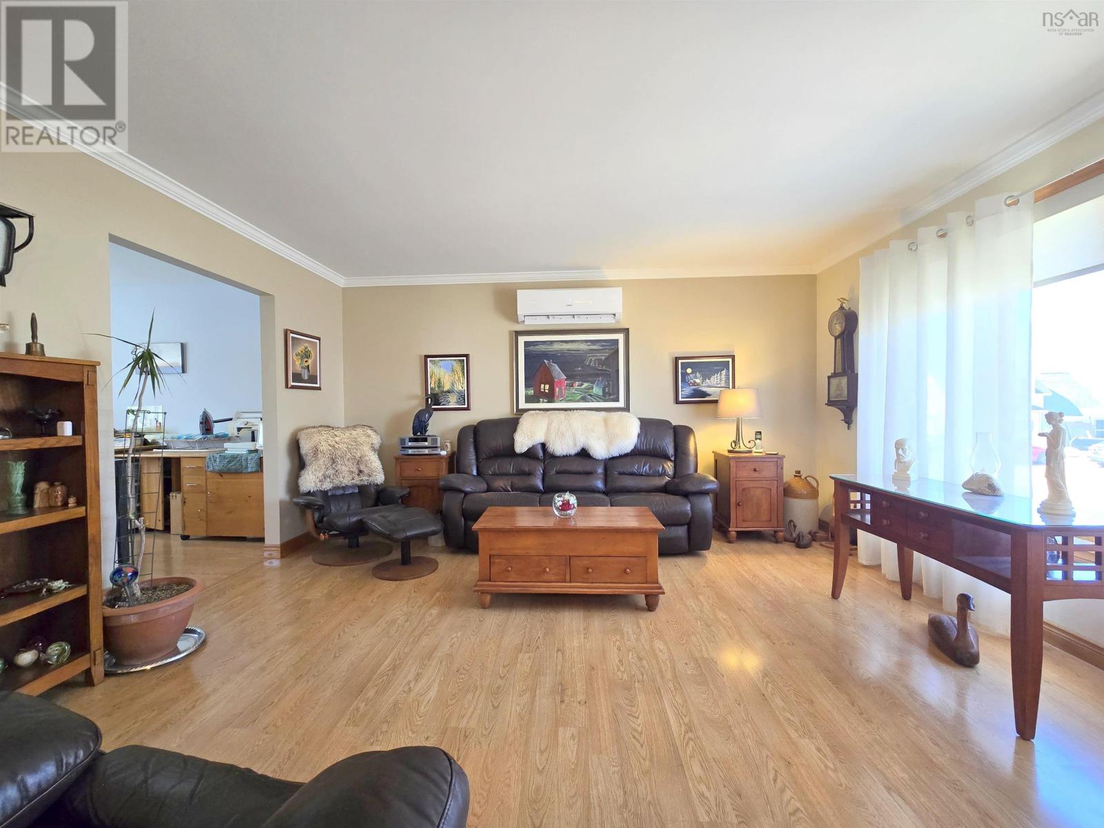 9 Patterson Street, Amherst, Nova Scotia  B4H 1G6 - Photo 8 - 202606657