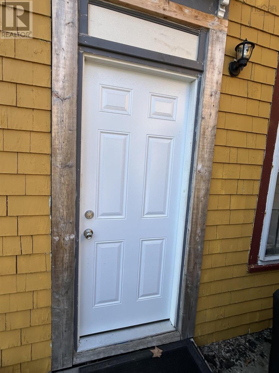 9 Elm Street, Yarmouth, Nova Scotia  B5A 2P6 - Photo 10 - 202606681