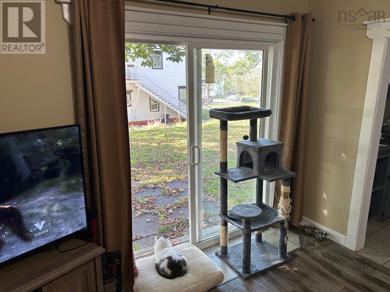 9 Elm Street, Yarmouth, Nova Scotia  B5A 2P6 - Photo 8 - 202606681