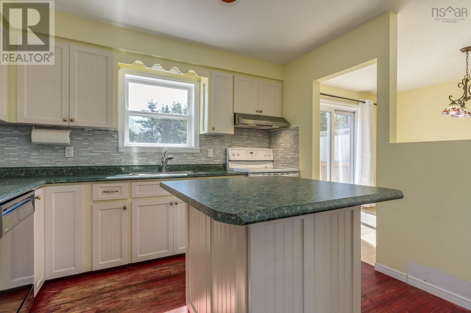 27 Shoreview Drive, Eastern Passage, Nova Scotia  B3G 1G7 - Photo 14 - 202607020