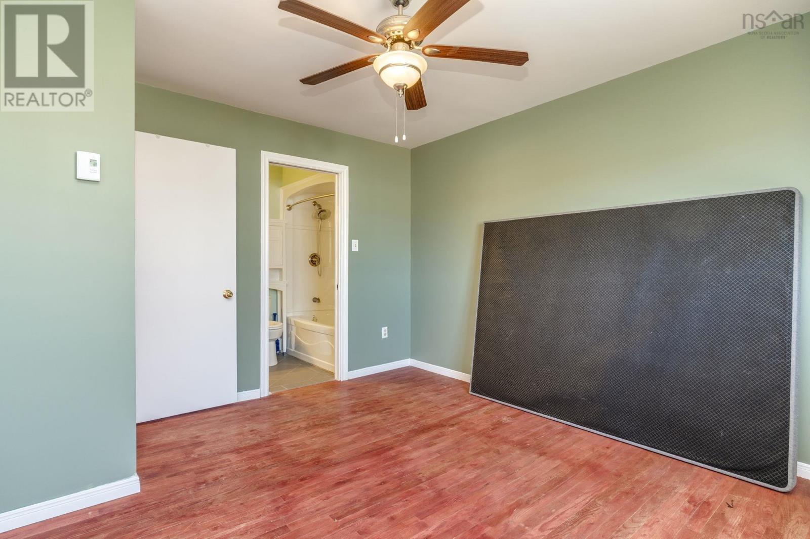 27 Shoreview Drive, Eastern Passage, Nova Scotia  B3G 1G7 - Photo 24 - 202607020