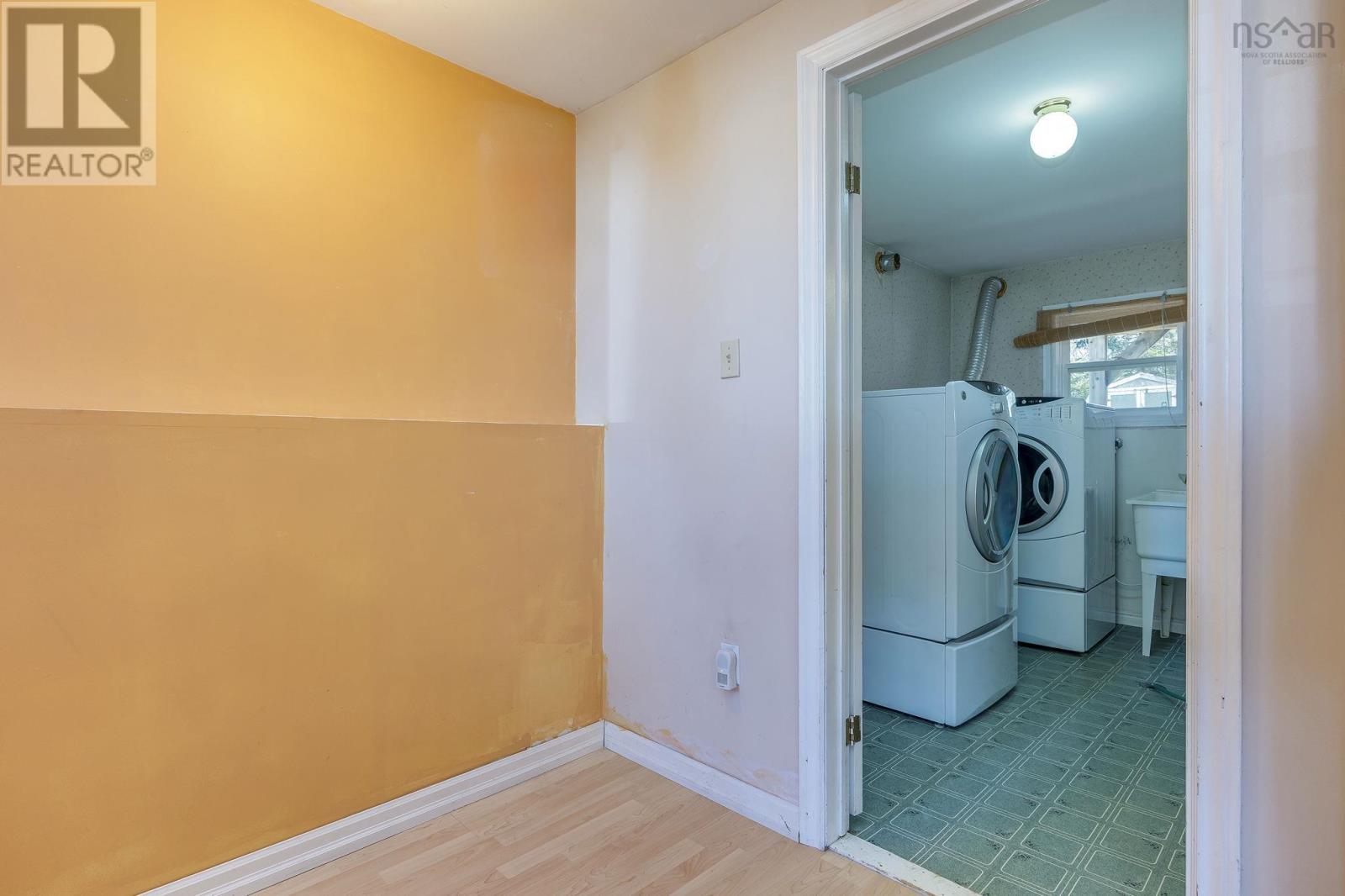 27 Shoreview Drive, Eastern Passage, Nova Scotia  B3G 1G7 - Photo 38 - 202607020