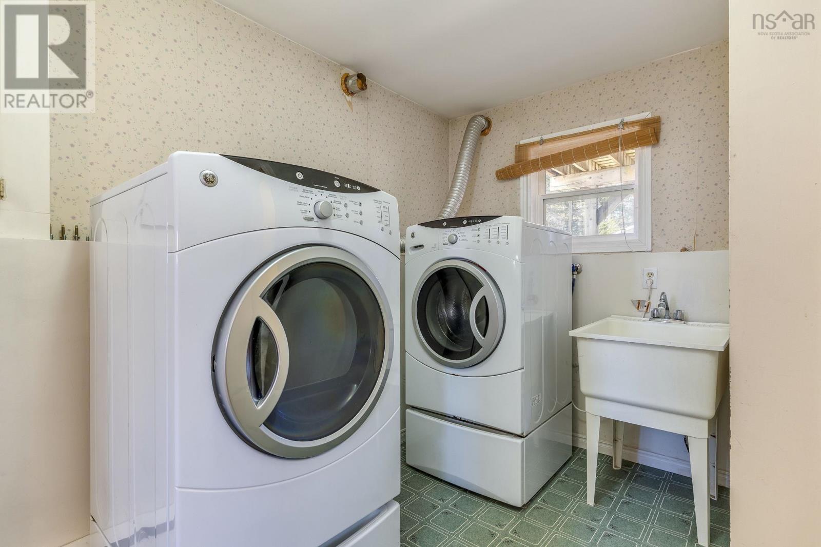 27 Shoreview Drive, Eastern Passage, Nova Scotia  B3G 1G7 - Photo 39 - 202607020