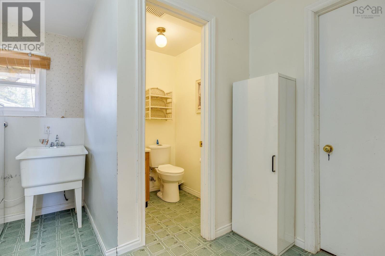 27 Shoreview Drive, Eastern Passage, Nova Scotia  B3G 1G7 - Photo 40 - 202607020