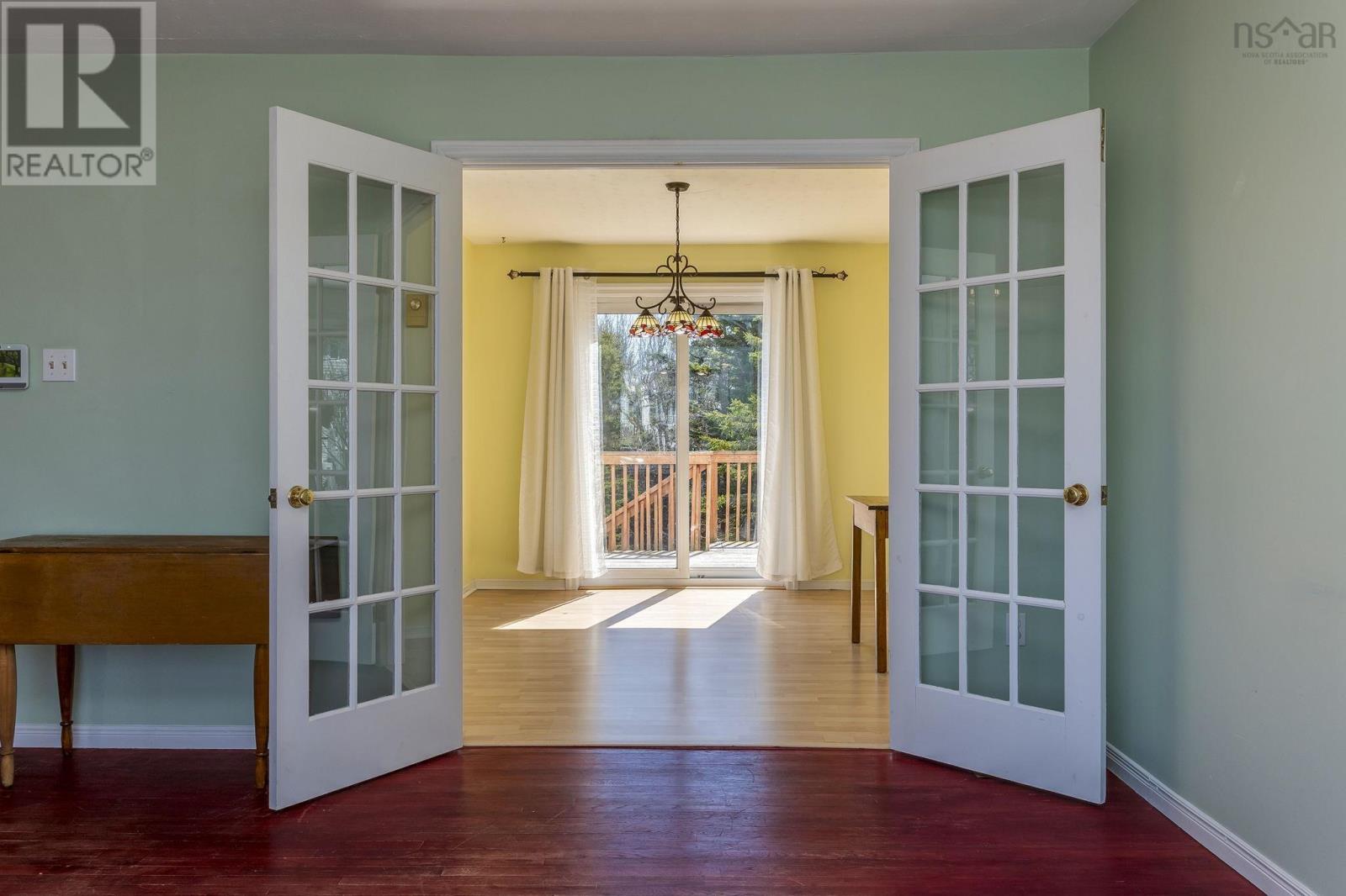 27 Shoreview Drive, Eastern Passage, Nova Scotia  B3G 1G7 - Photo 9 - 202607020