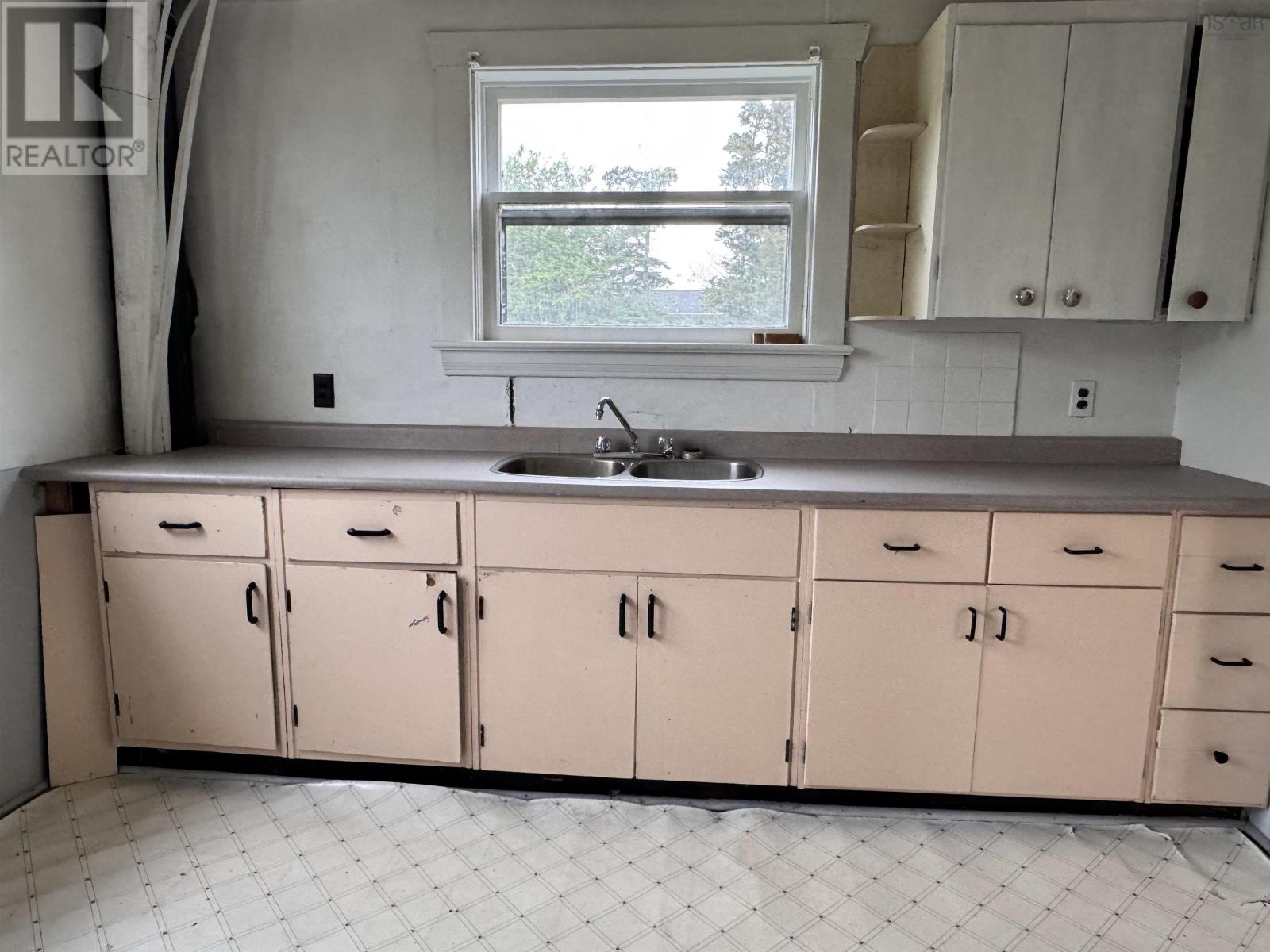 29 Rockdale Avenue, Glace Bay, Nova Scotia  B1A 4C1 - Photo 10 - 202607383