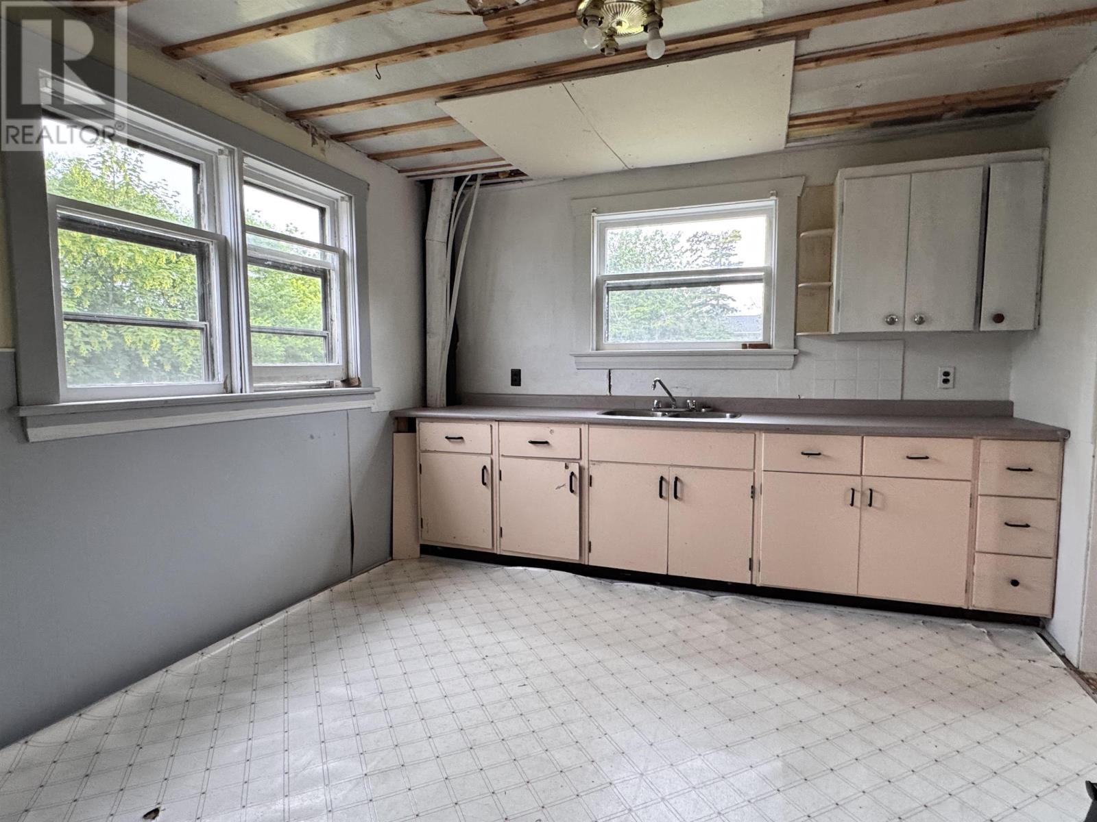 29 Rockdale Avenue, Glace Bay, Nova Scotia  B1A 4C1 - Photo 11 - 202607383