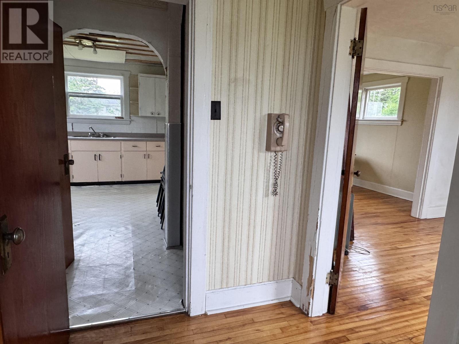 29 Rockdale Avenue, Glace Bay, Nova Scotia  B1A 4C1 - Photo 3 - 202607383