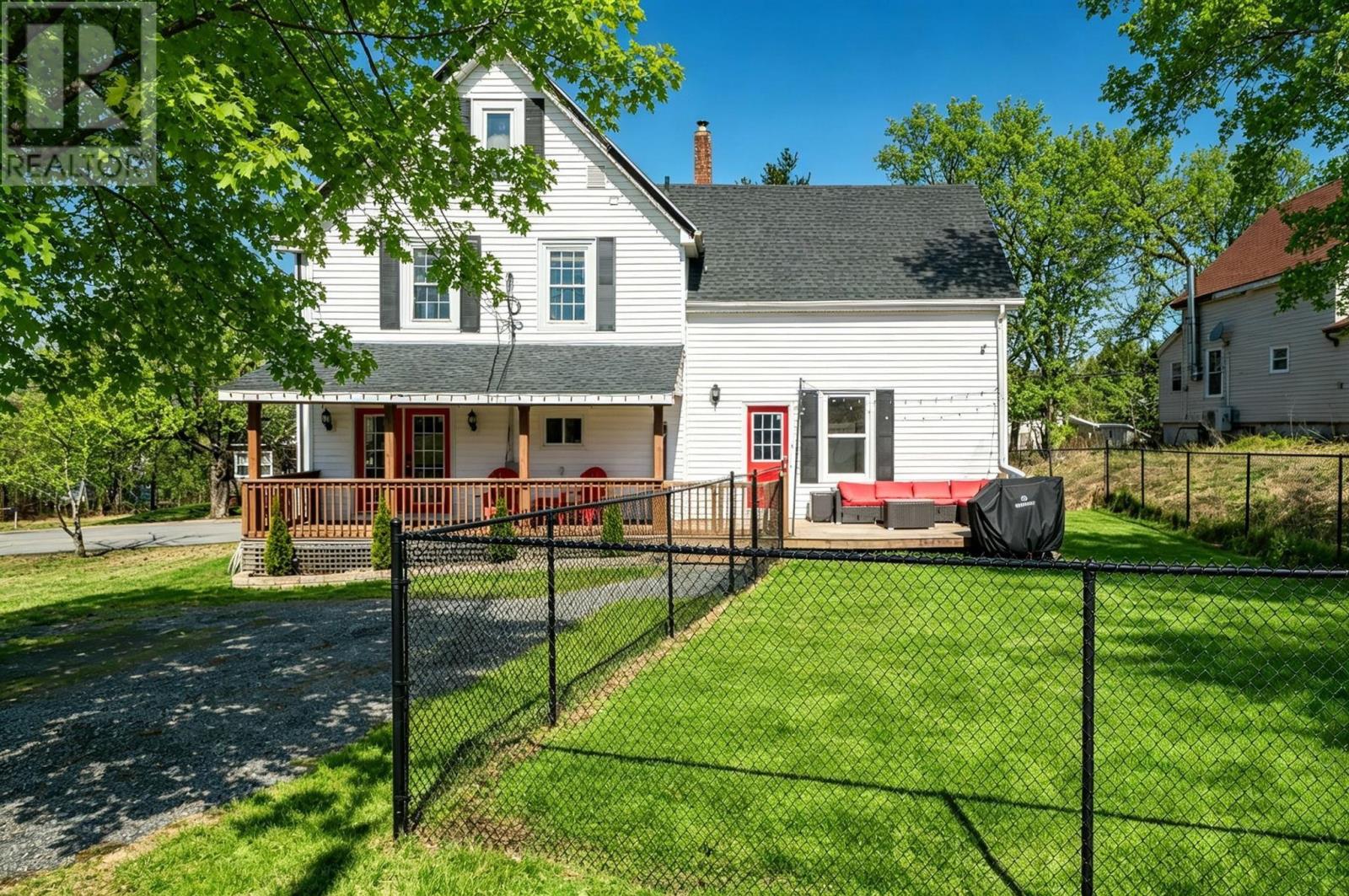 <h3>$449,900</h3><p>10 Pleasant Hill, Stewiacke, Nova Scotia</p>