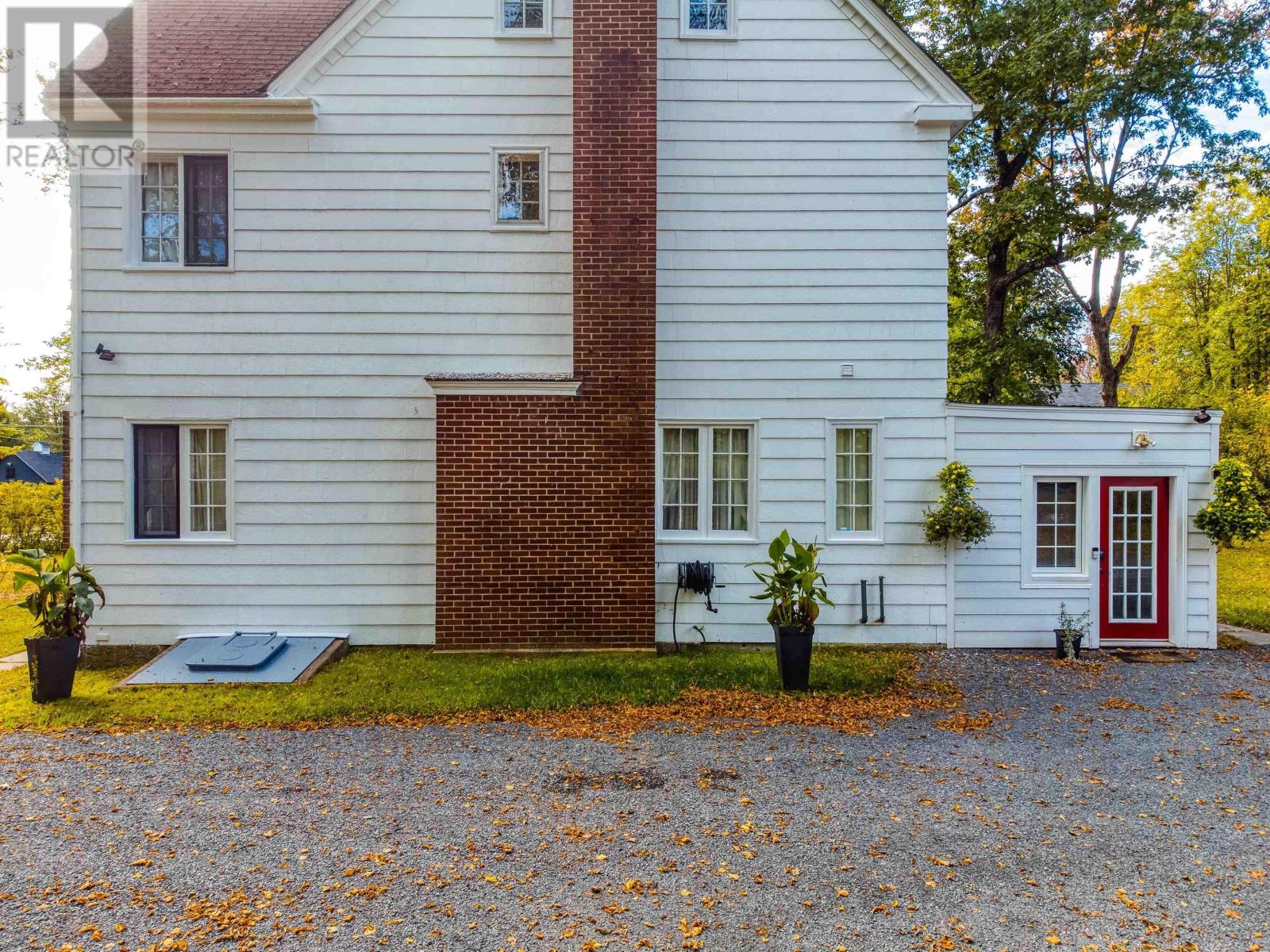 68 Cottage Street, Pictou, Nova Scotia  B0K 1H0 - Photo 4 - 202607440