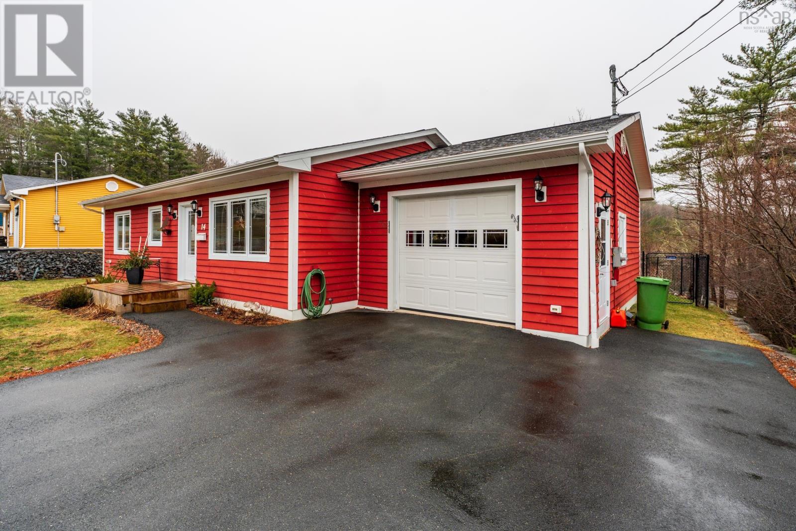 14 Hillside Drive, Bridgewater, Nova Scotia  B4V 3C7 - Photo 5 - 202607832