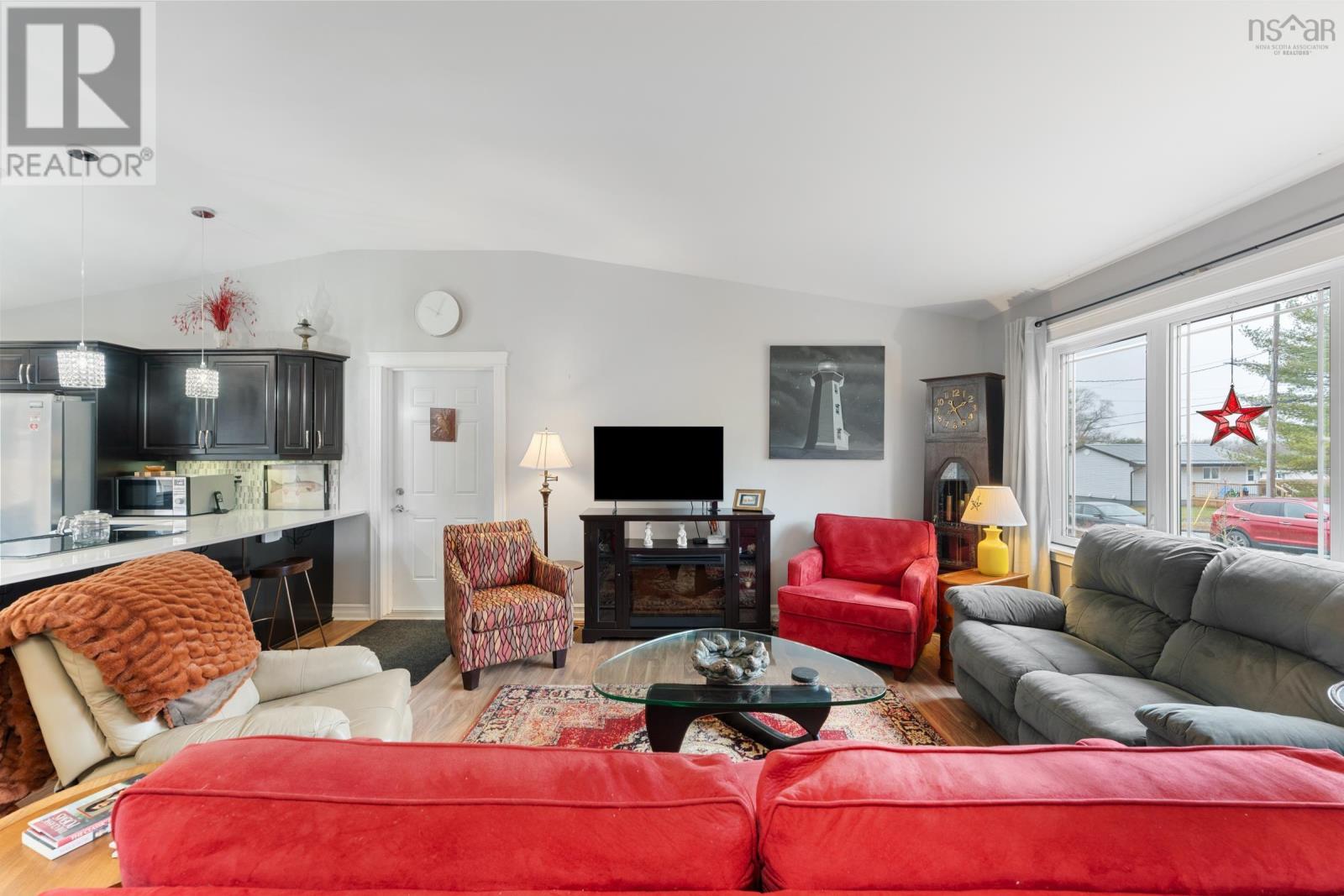 14 Hillside Drive, Bridgewater, Nova Scotia  B4V 3C7 - Photo 7 - 202607832