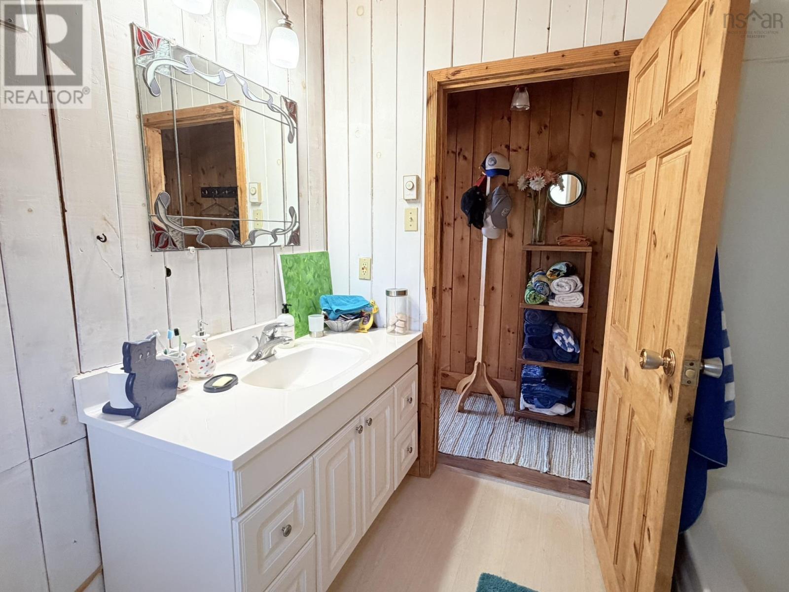 988 Labelle Road, Labelle, Nova Scotia  B0T 1E0 - Photo 15 - 202607835