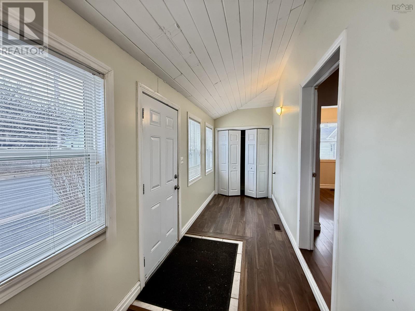 41 Irving Street, Dartmouth, Nova Scotia  B2W 1K1 - Photo 3 - 202607956
