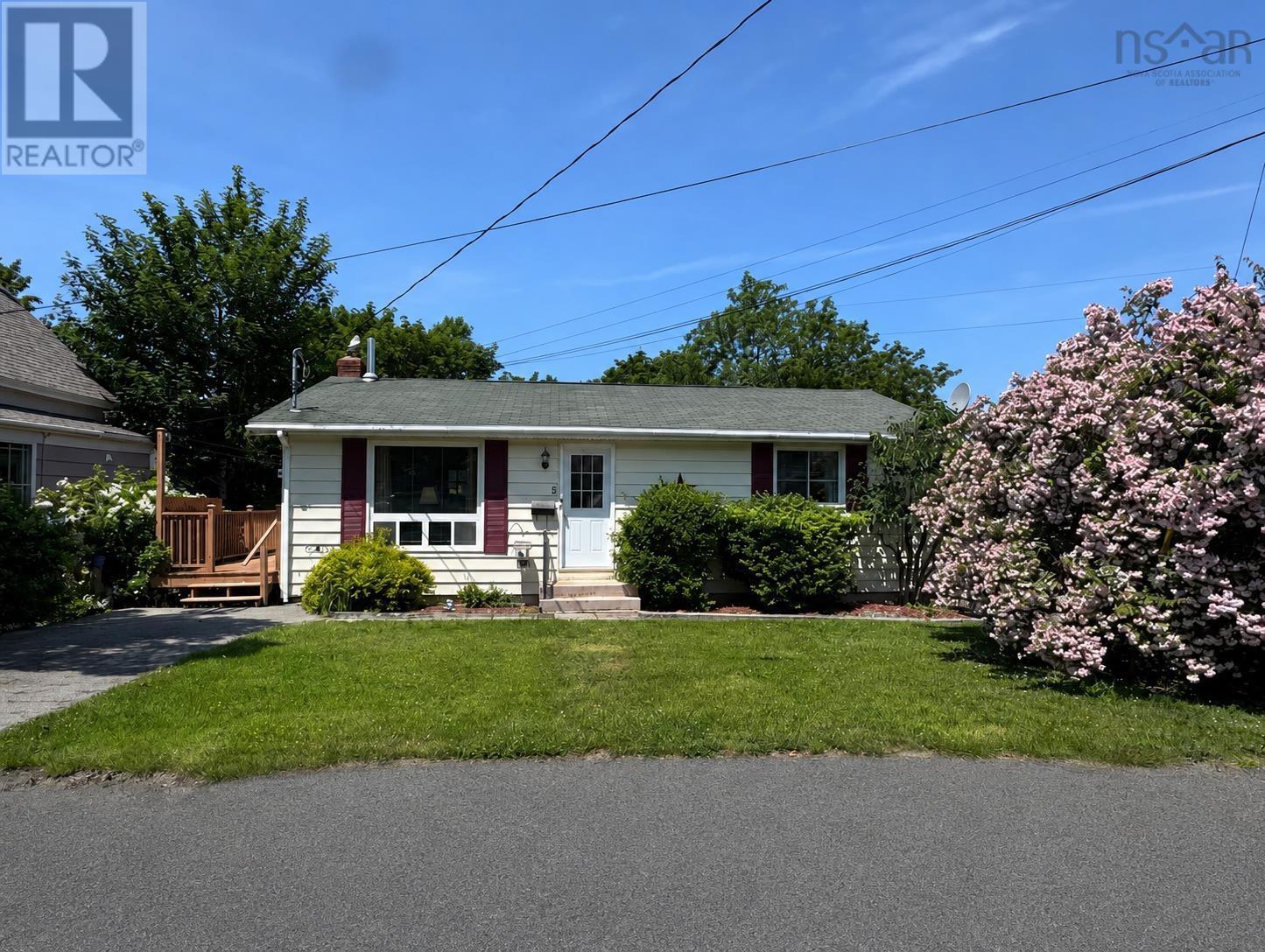 5 Whipple Street, yarmouth, Nova Scotia