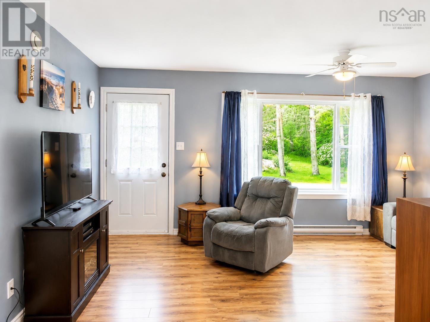 14 Lawrence Street, Liverpool, Nova Scotia  B0T 1K0 - Photo 4 - 202609050