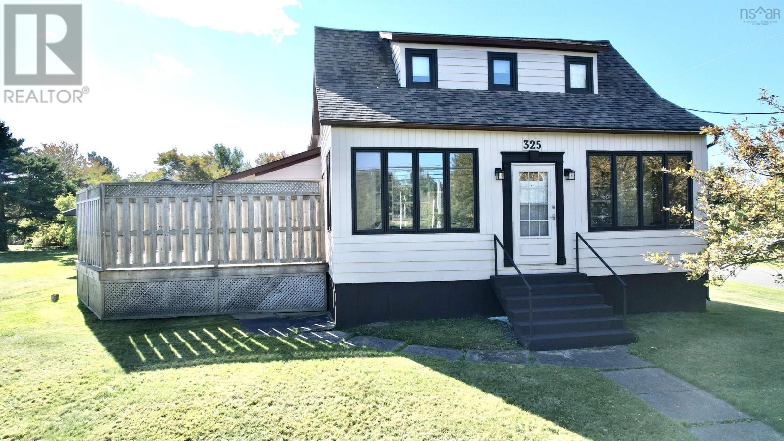 325 Reserve Street, glace bay, Nova Scotia