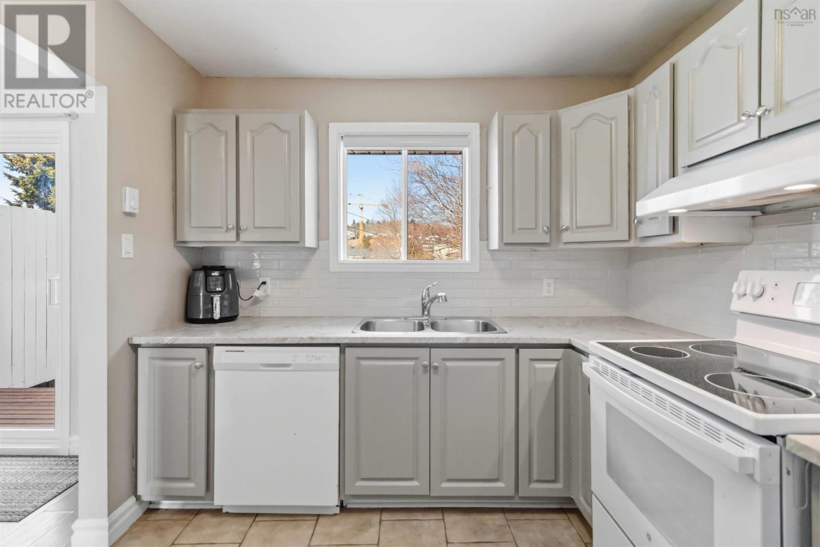 45 Armoyan Drive, Lower Sackville, Nova Scotia  B4C 3V9 - Photo 13 - 202609066