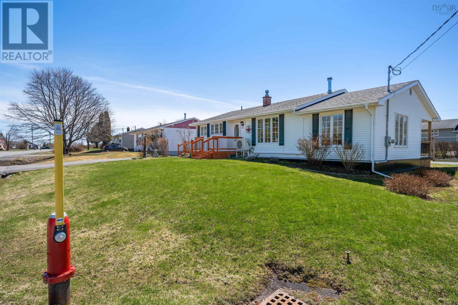 179 Cedar Street, Pictou, Nova Scotia  B0K 1H0 - Photo 3 - 202609138