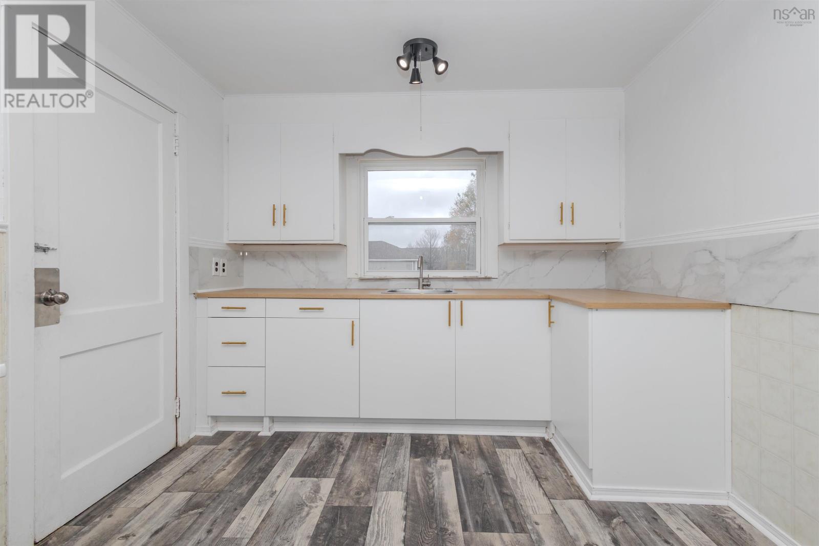 214 Alexandra Street, Sydney, Nova Scotia  B1P 2E8 - Photo 13 - 202609445