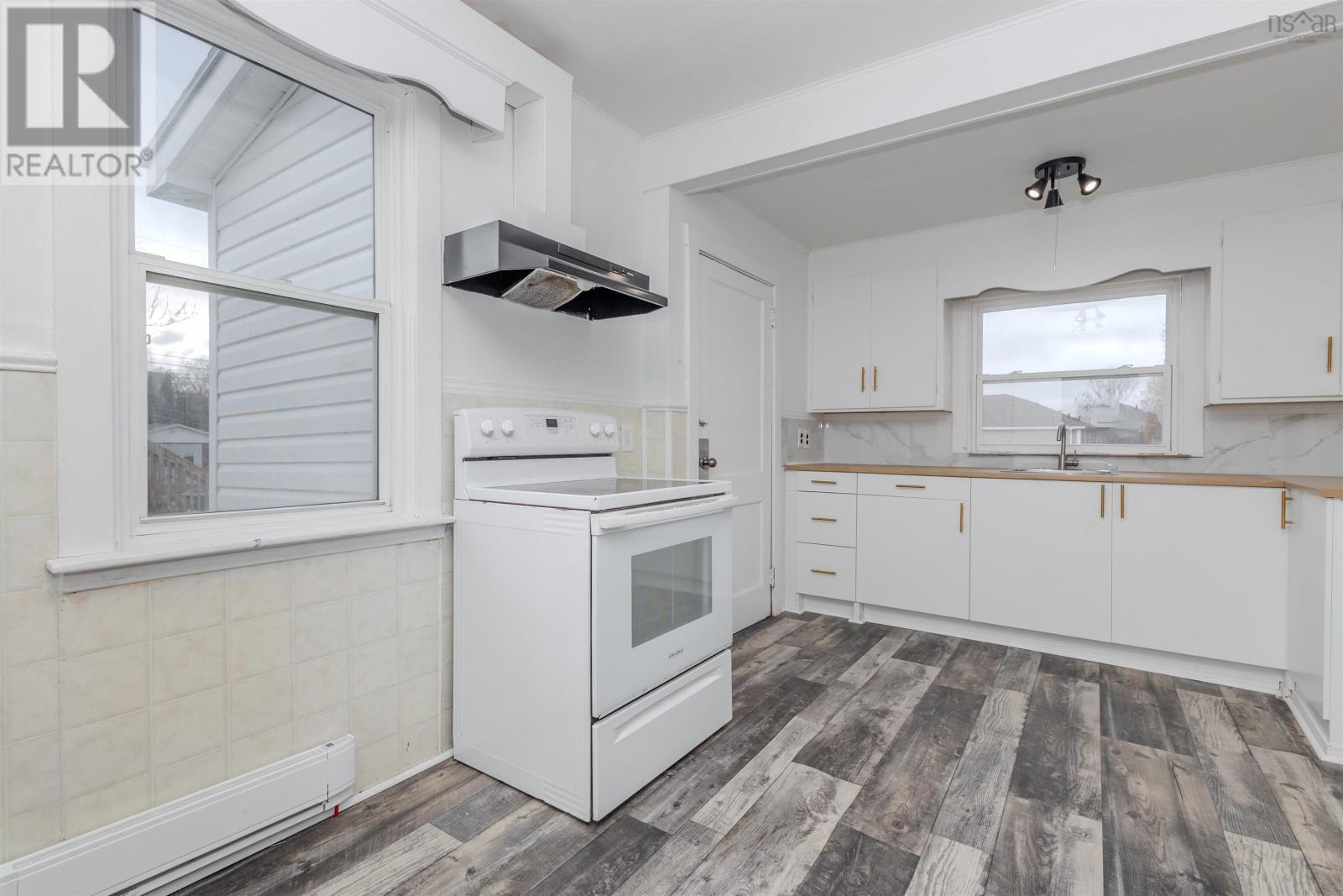 214 Alexandra Street, Sydney, Nova Scotia  B1P 2E8 - Photo 14 - 202609445