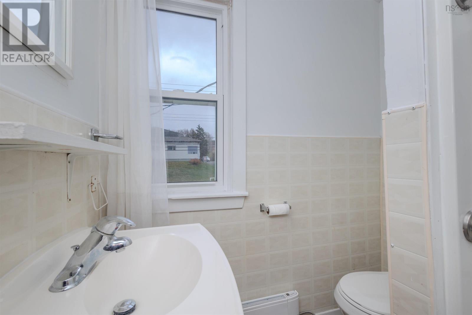 214 Alexandra Street, Sydney, Nova Scotia  B1P 2E8 - Photo 23 - 202609445