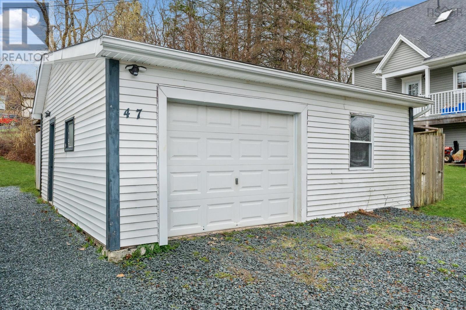 47 Hillcrest Avenue, Lower Sackville, Nova Scotia  B4C 1X2 - Photo 3 - 202609515