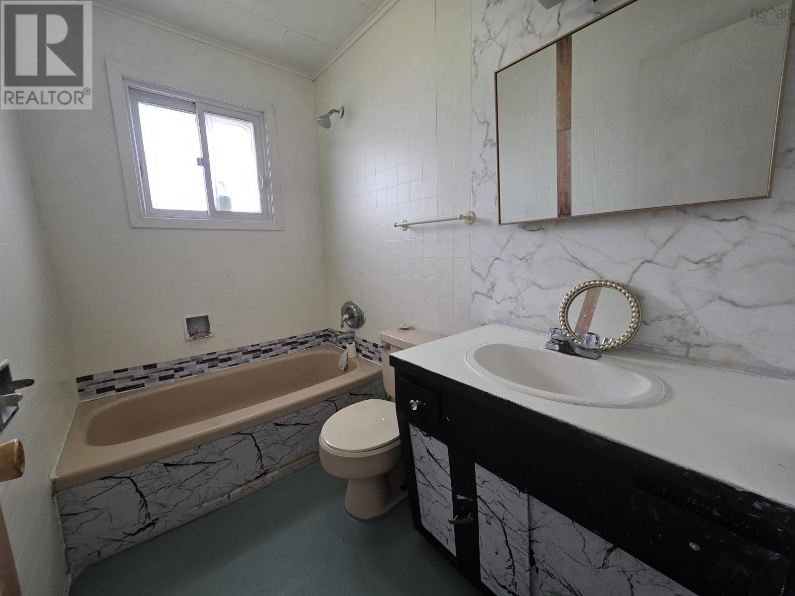 244 Ashby Road, Sydney, Nova Scotia  B1P 2S9 - Photo 13 - 202609576