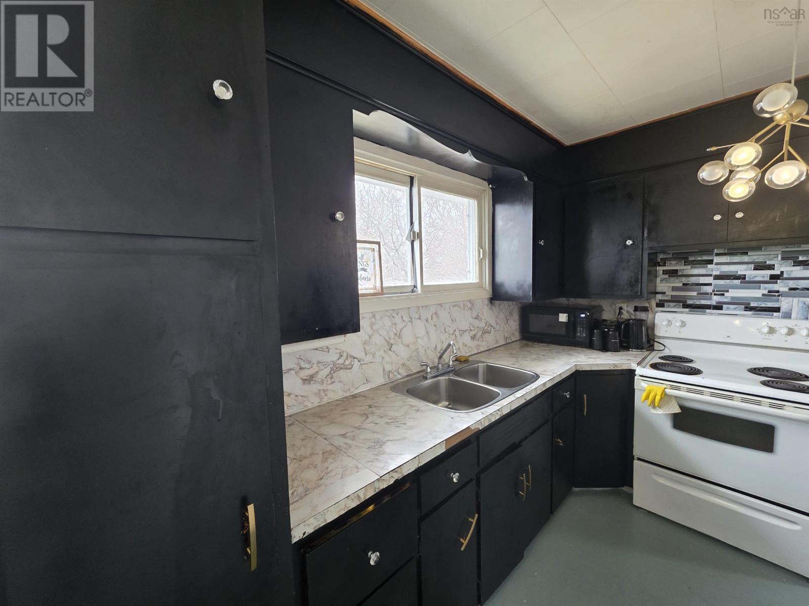 244 Ashby Road, Sydney, Nova Scotia  B1P 2S9 - Photo 5 - 202609576