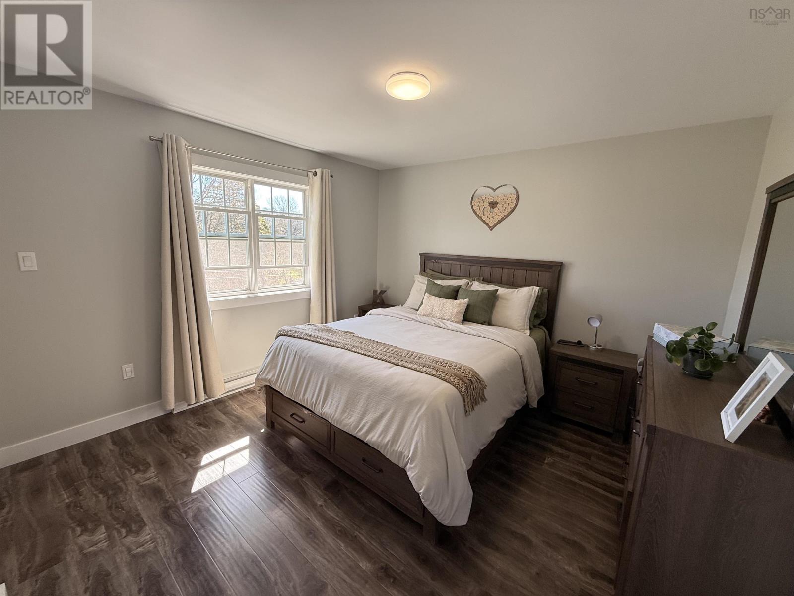 563 Brunswick Street, Yarmouth, Nova Scotia  B5A 4S5 - Photo 11 - 202609645