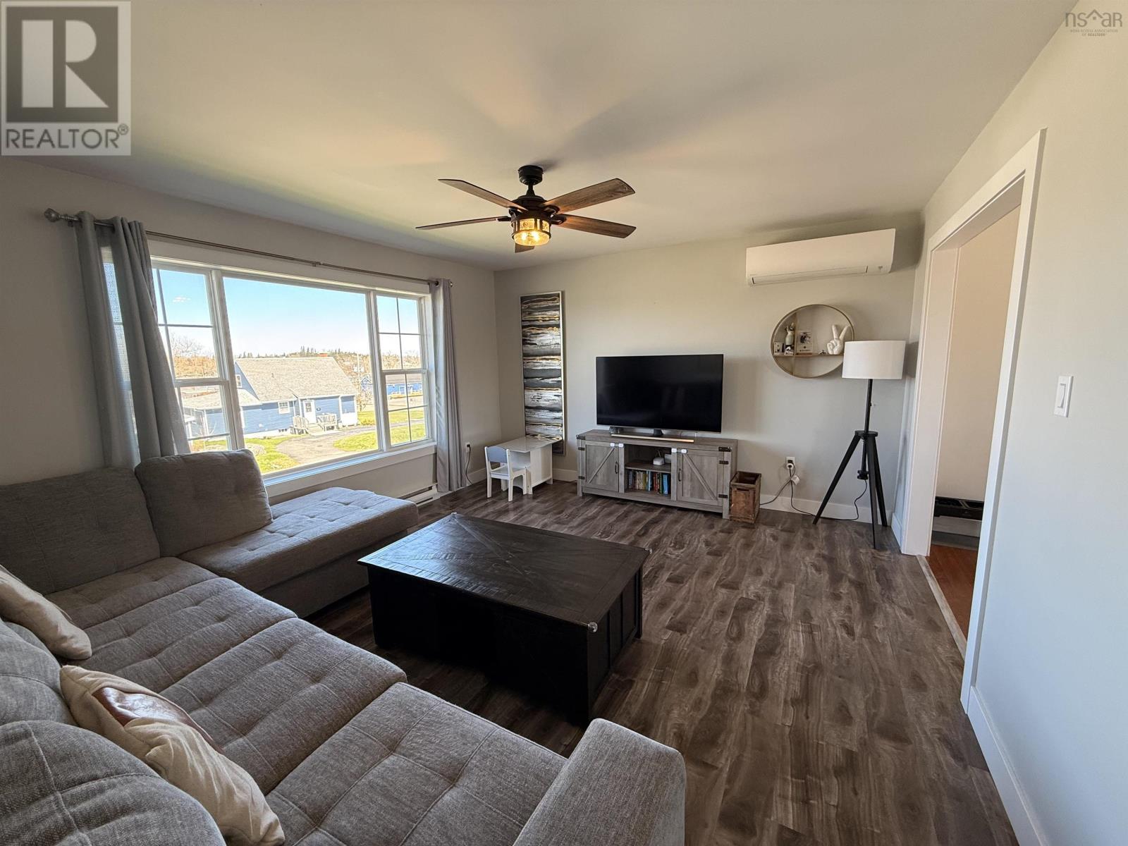 563 Brunswick Street, Yarmouth, Nova Scotia  B5A 4S5 - Photo 4 - 202609645