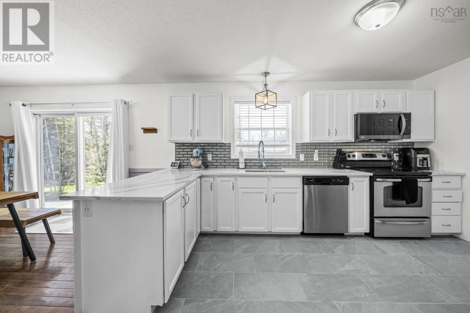 3340 Sackville Drive, Upper Sackville, Nova Scotia  B4E 3C5 - Photo 10 - 202610003