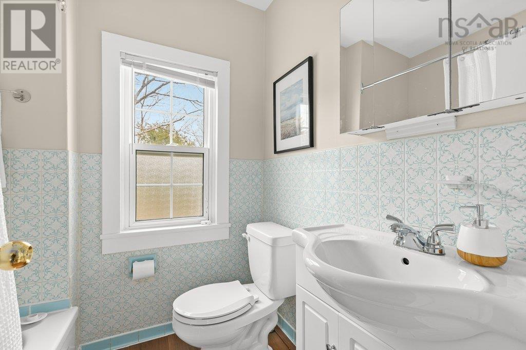 8 Emmerson Street, Bedford, Nova Scotia  B4A 1V7 - Photo 41 - 202610075