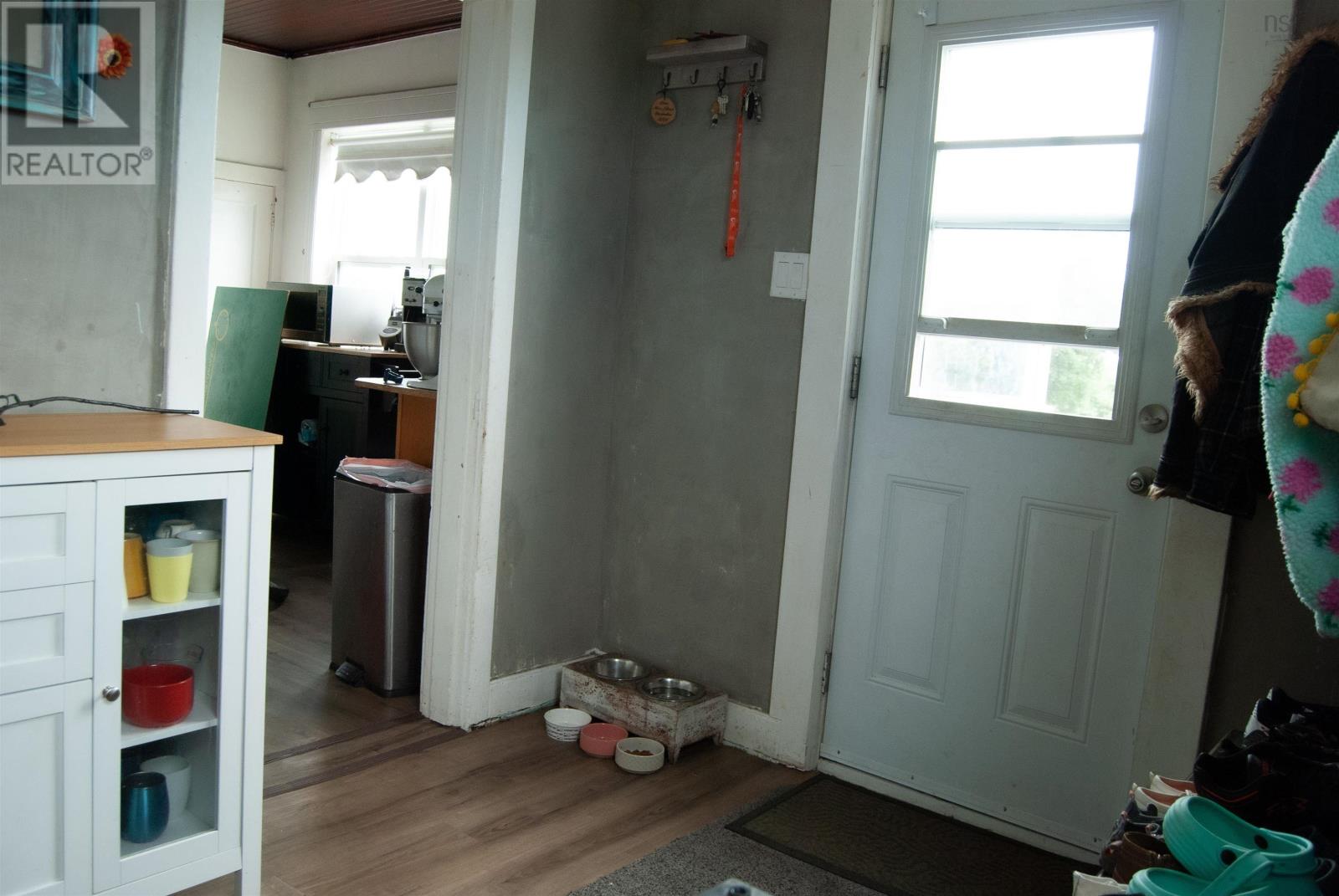319 Cockburn Street, New Waterford, Nova Scotia  B1J 4J8 - Photo 6 - 202610283